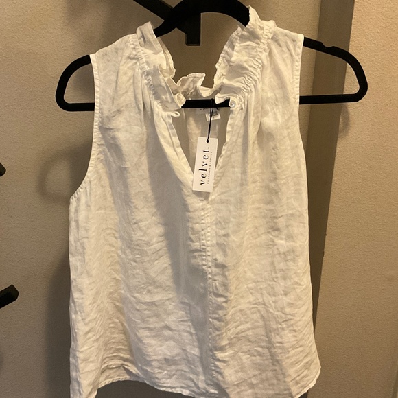 Velvet By Graham & Spencer masie sleeveless top in white NWT - L - Picture 1 of 3
